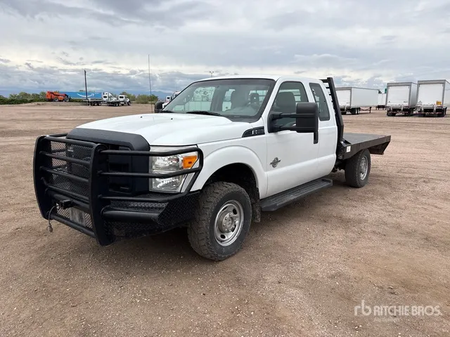 2013 Ford F-250 XL 4x4 Extended Cab Flatbed Truck