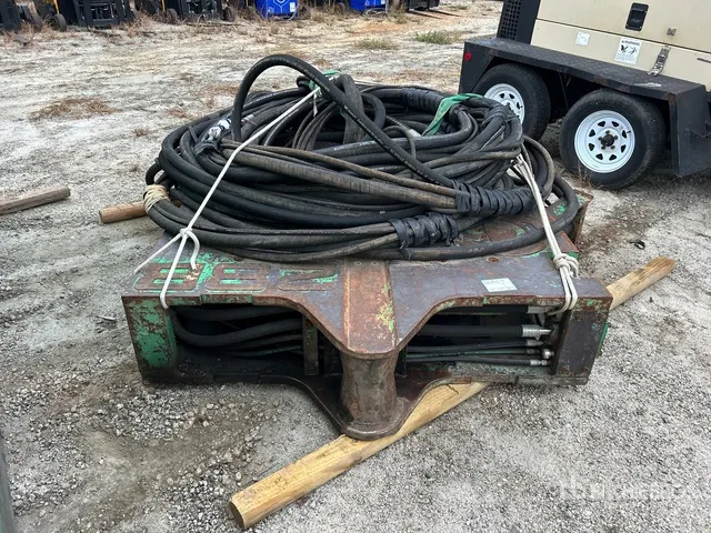 ICE 28B Pile Driver and Extractor w/ICE 350E Hydraulic Power Pack