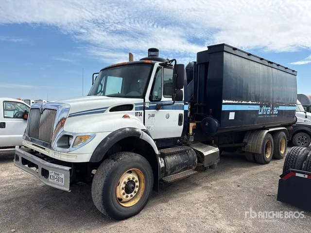 2007 International 7600 6x4 Vacuum Excavator Truck