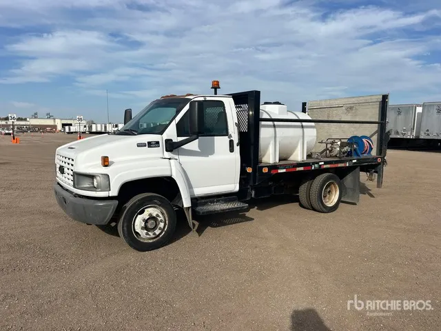 2007 Chevrolet C4500 4x2 Flatbed Truck