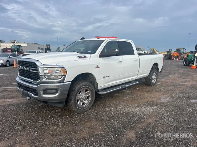 2022 Ram 2500 Big Horn 4x4 Crew Cab Pickup