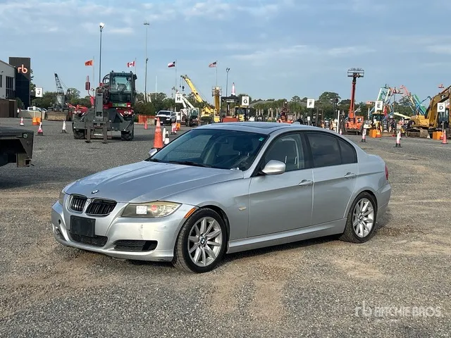 2011 BMW 3 Series 328i Automobile