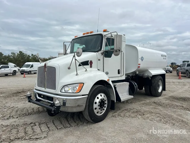 2020 Kenworth T300 2250 gal 4x2 Water Truck