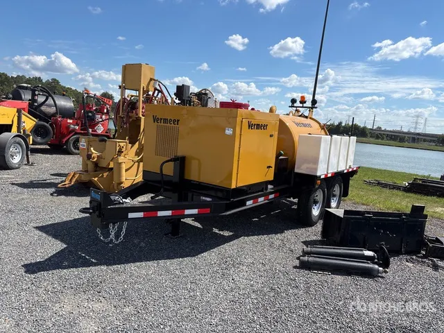 2012 Vac-Tron LP555-DT 500 gal T/A Vacuum Excavation Unit