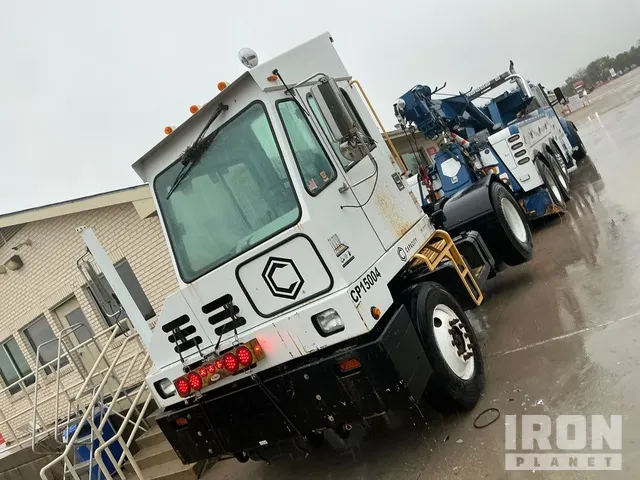 2015 Capacity TJ5000 Spotter Truck