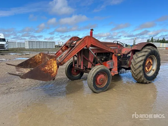 1960 Massey Ferguson 88 2WD Tractor (Inoperable)