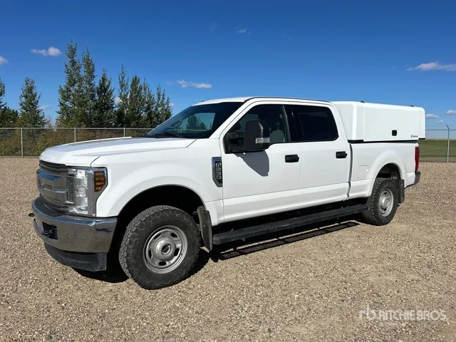 2019 Ford F-250 XLT 4x4 Crew Cab Pickup