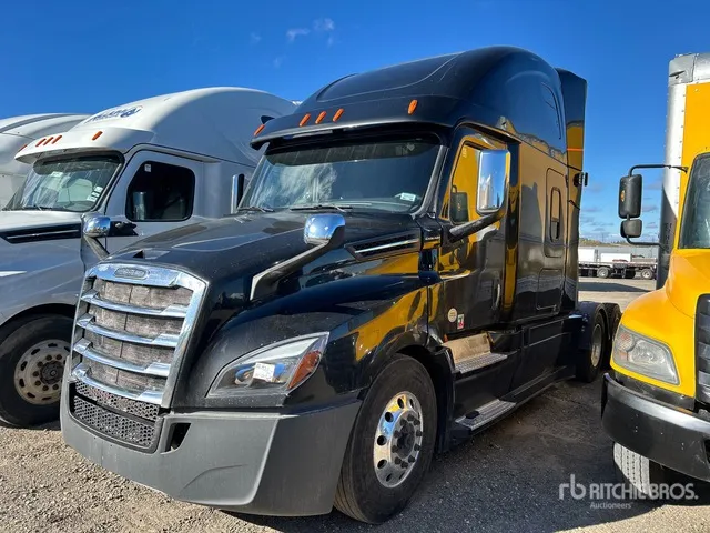 2019 Freightliner Cascadia 126 6x4 T/A Sleeper Truck Tractor