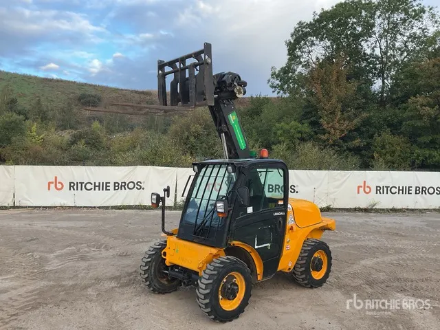 2017 JCB 520-40 Telehandler