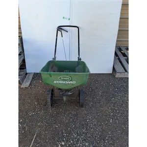 **Scott's Standard Broadcast Spreader- Can't Ship