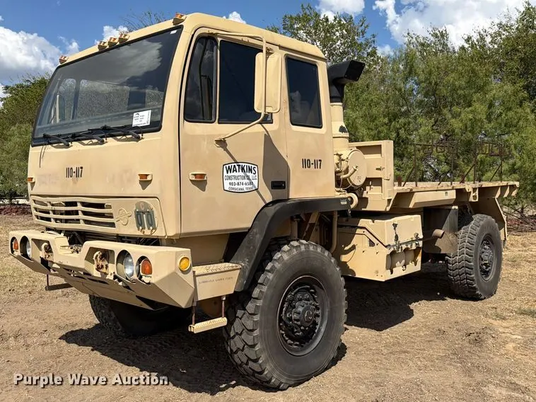 1996 Stewart & Stevenson 4X4 flatbed truck
