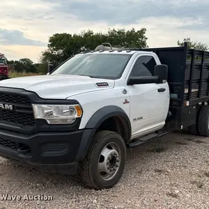 2022 RAM 5500 flatbed truck