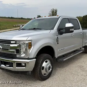 2019 Ford F350 Super Duty Crew Cab pickup truck