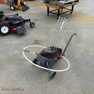 Clay pigeon thrower