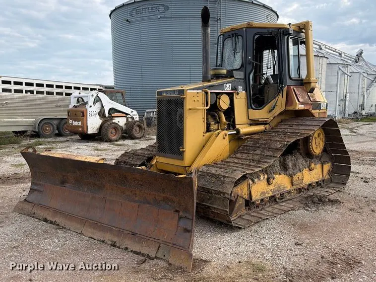 1981 Caterpillar D4H dozer