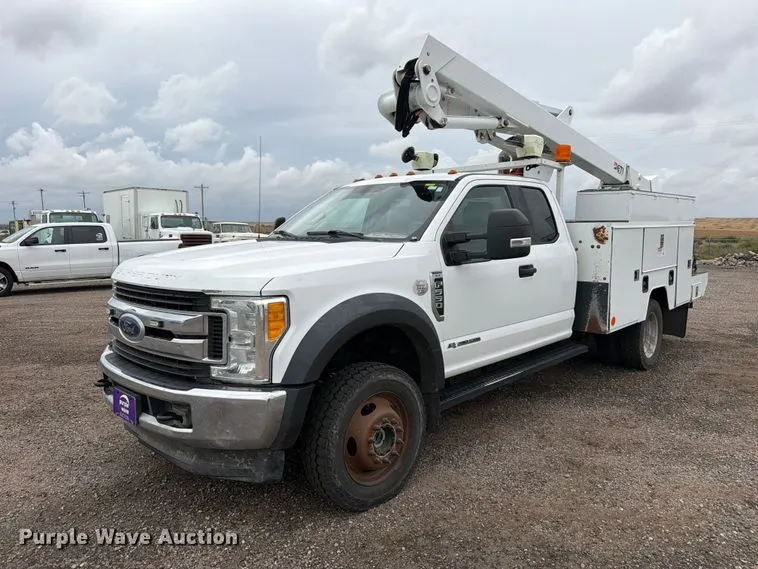 2018 Ford F550 Super Duty Ext. Cab bucket truck