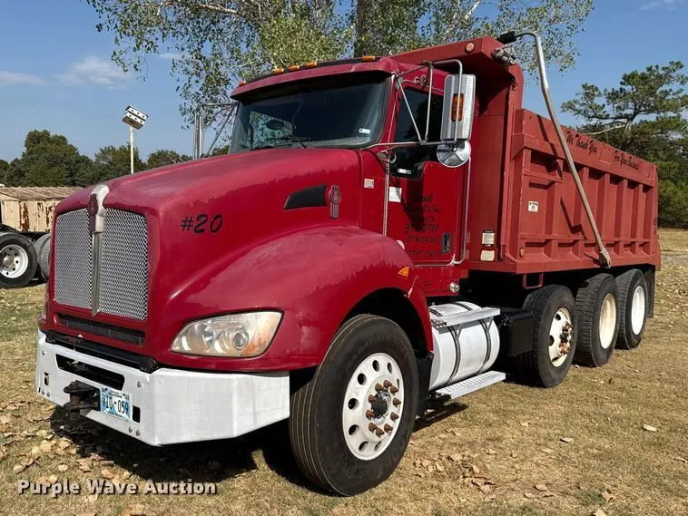 2012 Kenworth T440 dump truck