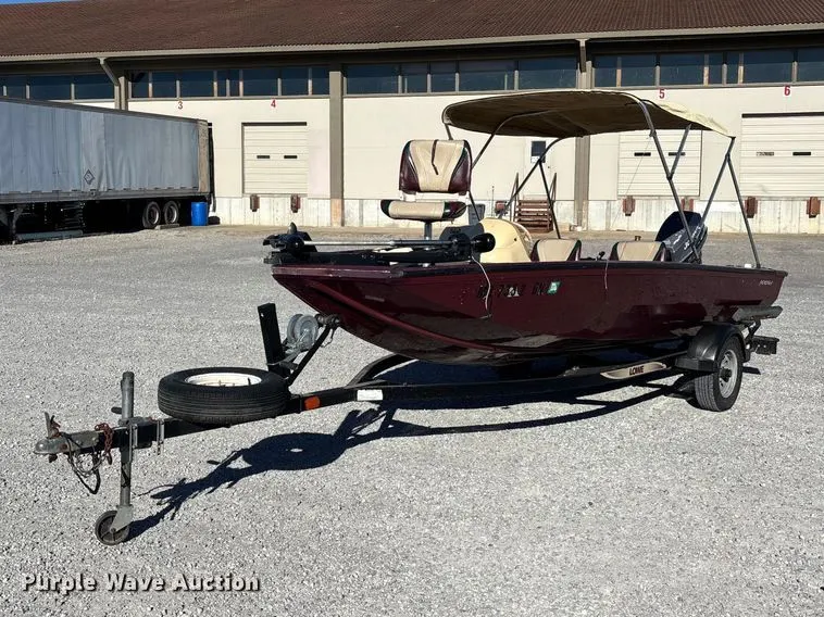 2000 Lowe 160W boat