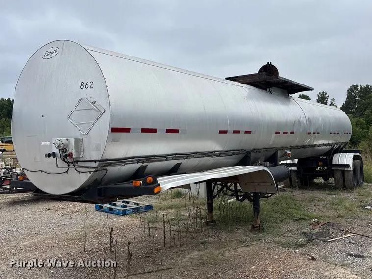1999 Etnyre asphalt trailer