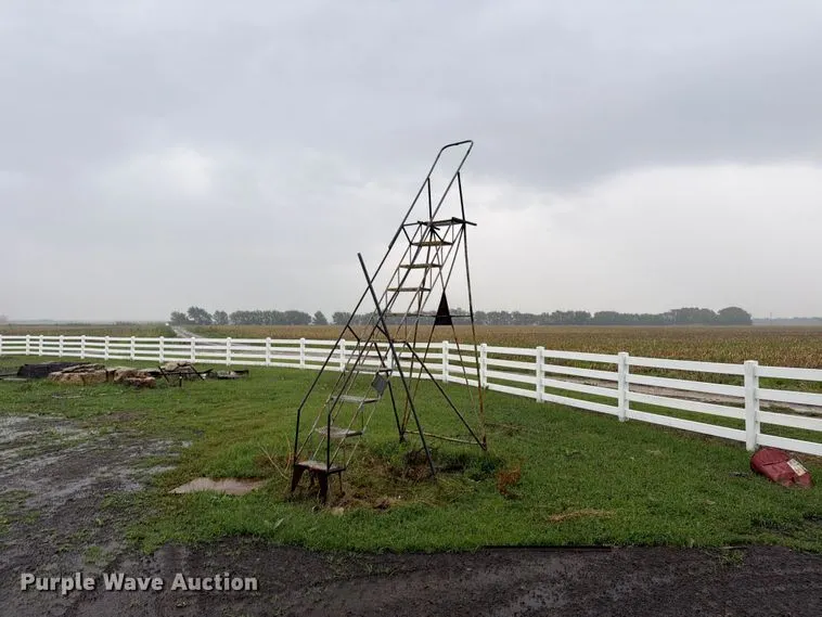 Rolling metal stairs