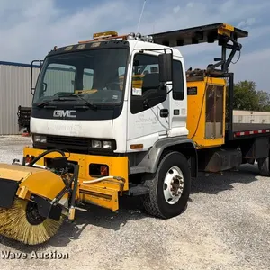 1998 GMC T7500 flatbed truck