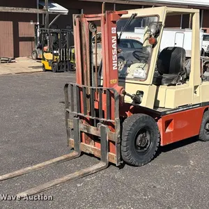 Nissan PH02 forklift