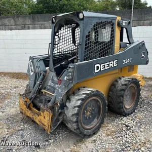 2018 John Deere 324E skid steer loader