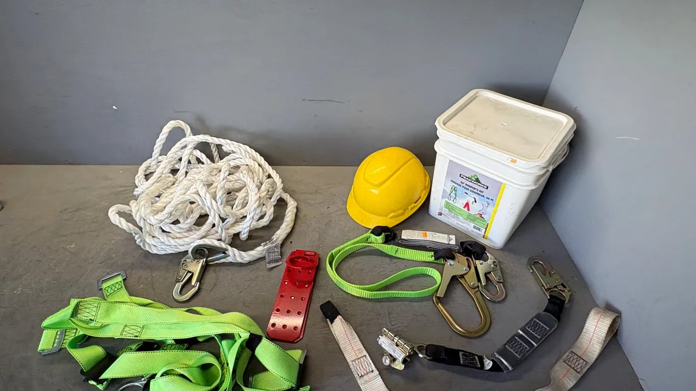 Roofing Supplies Kit