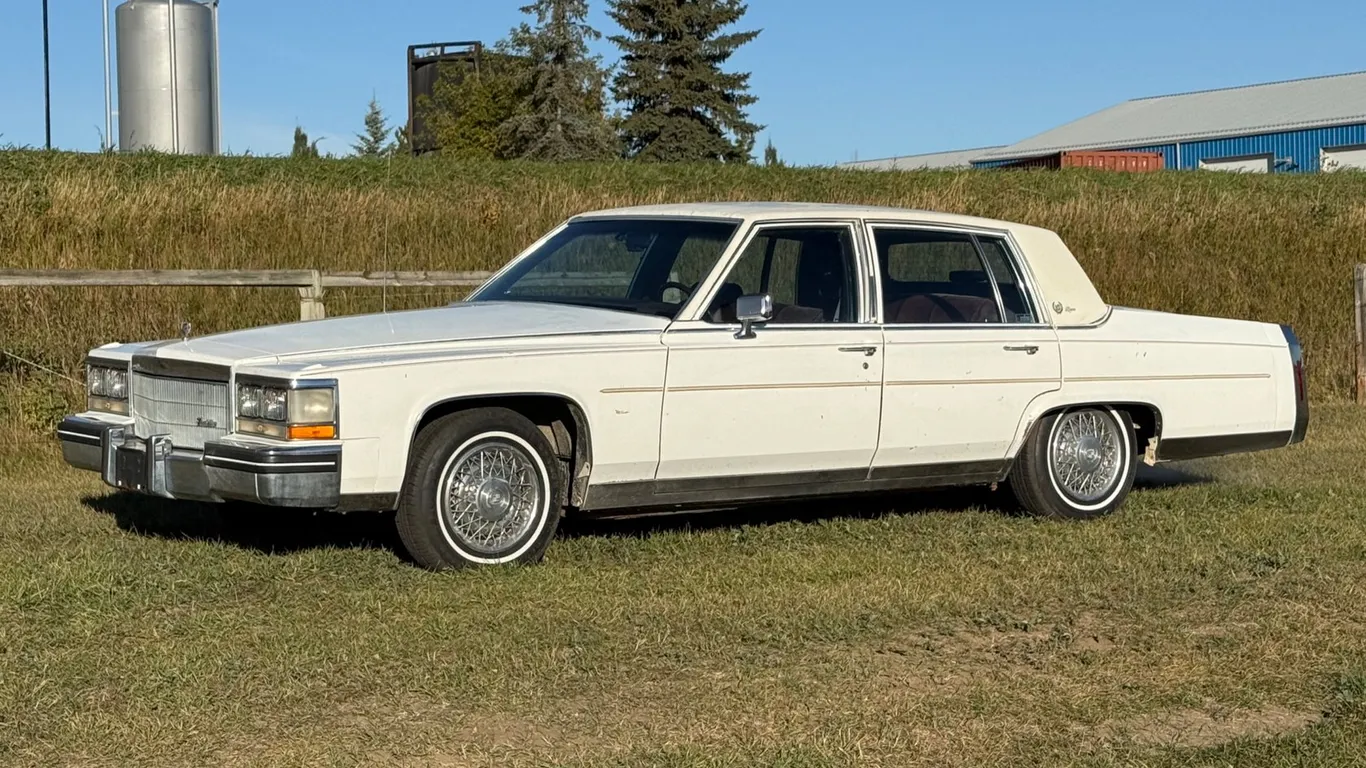 1985 Cadillac Fleetwood Brougham d'Elegance Sedan