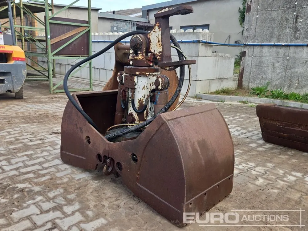 27" Hydraulic Rotating Clamshell Bucket