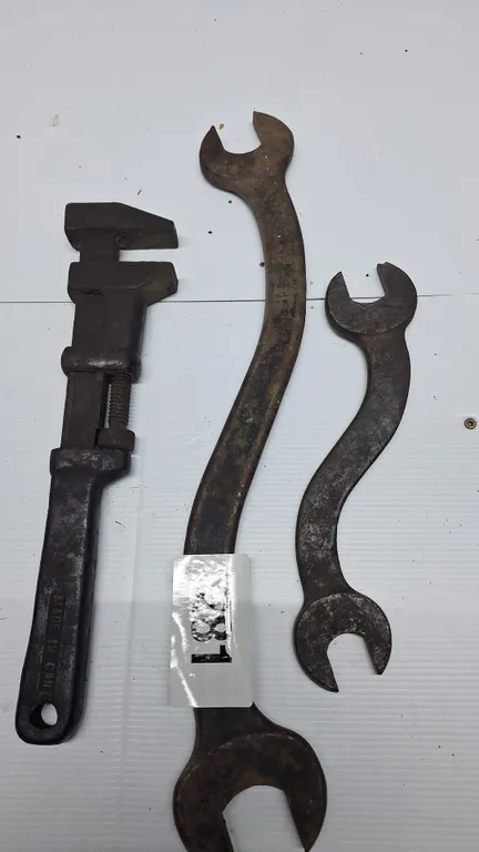 3-Vintage wrenches