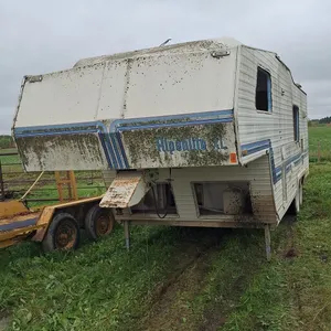 Camper shell