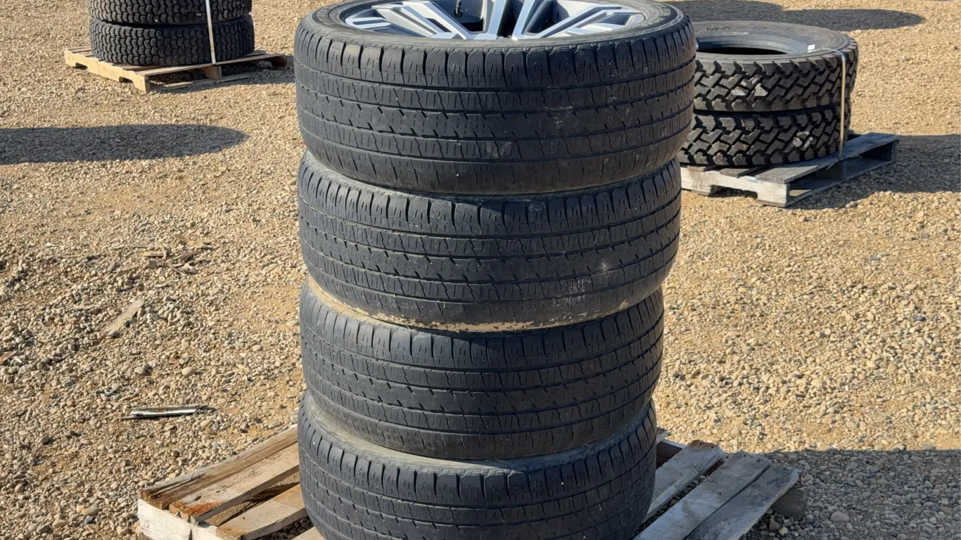 Qty (4) Bridgestone P285/45R22 Tires & Rims