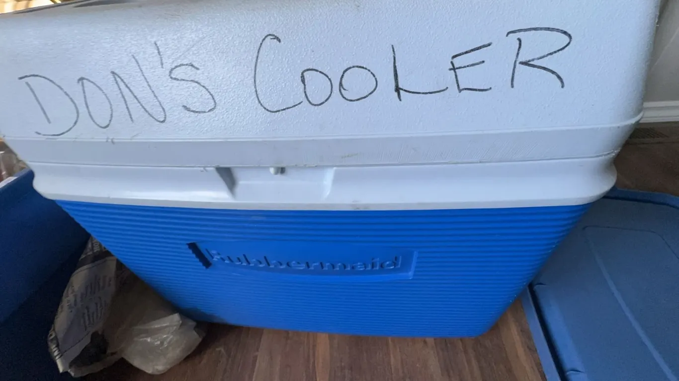 Rubbermaid Blue Plastic Cooler with White Lid and Handles