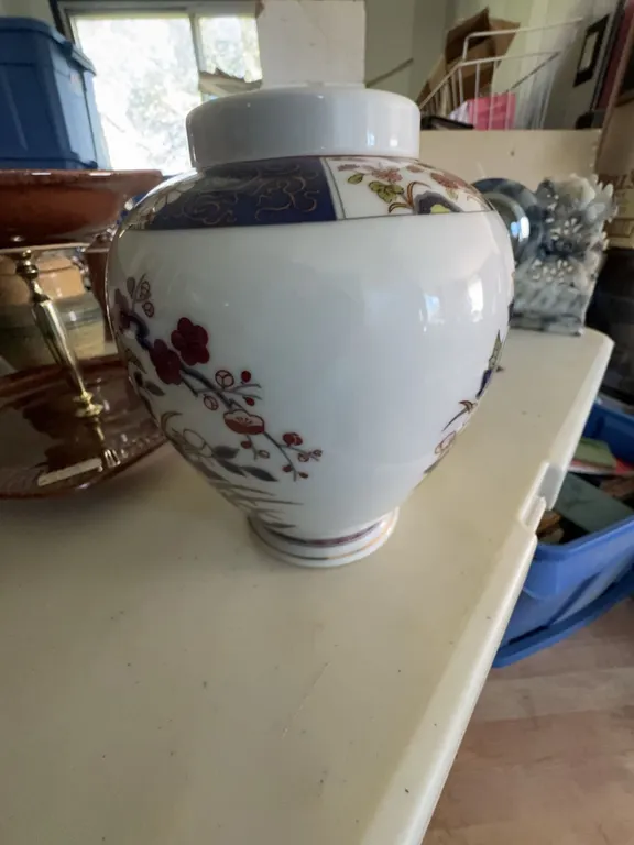 Imari Ware Japanese Porcelain Lidded Vase