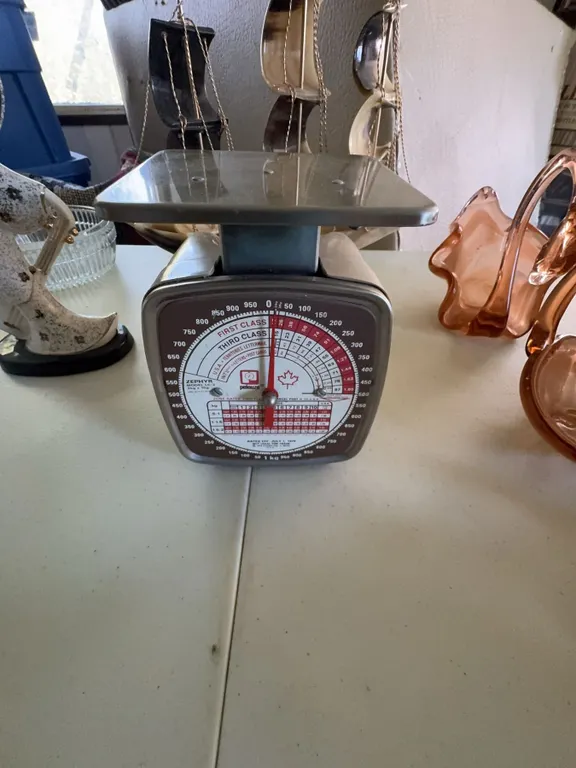 Pelouze Zephyr Model K.C. Postal Scale 1kg Maximum Capacity