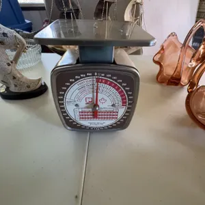 Pelouze Zephyr Model K.C. Postal Scale 1kg Maximum Capacity