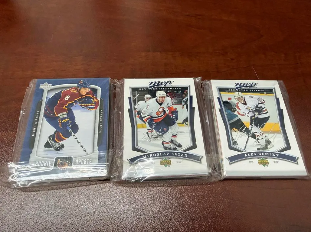 Assorted Hockey Players Sports Cards