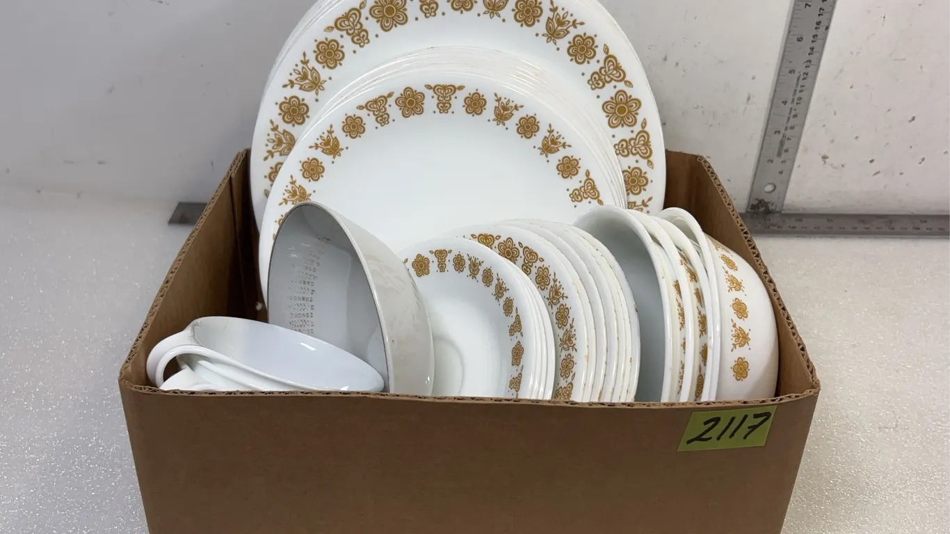 Box of Assorted Sizes of Plates, Bowls, and Cups, Approx. 39 Items *Unreserved*