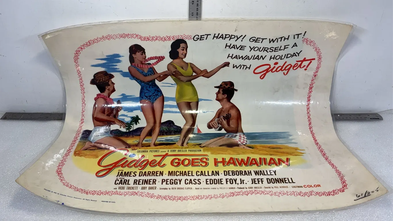 Assorted Posters, Approx. 6 Items *Unreserved*