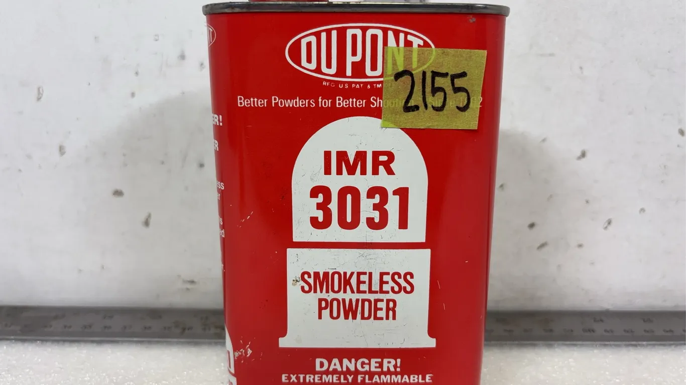 Du Pont IMR 3031 Smokeless Powder, Approx. 6"x4" *Unreserved*