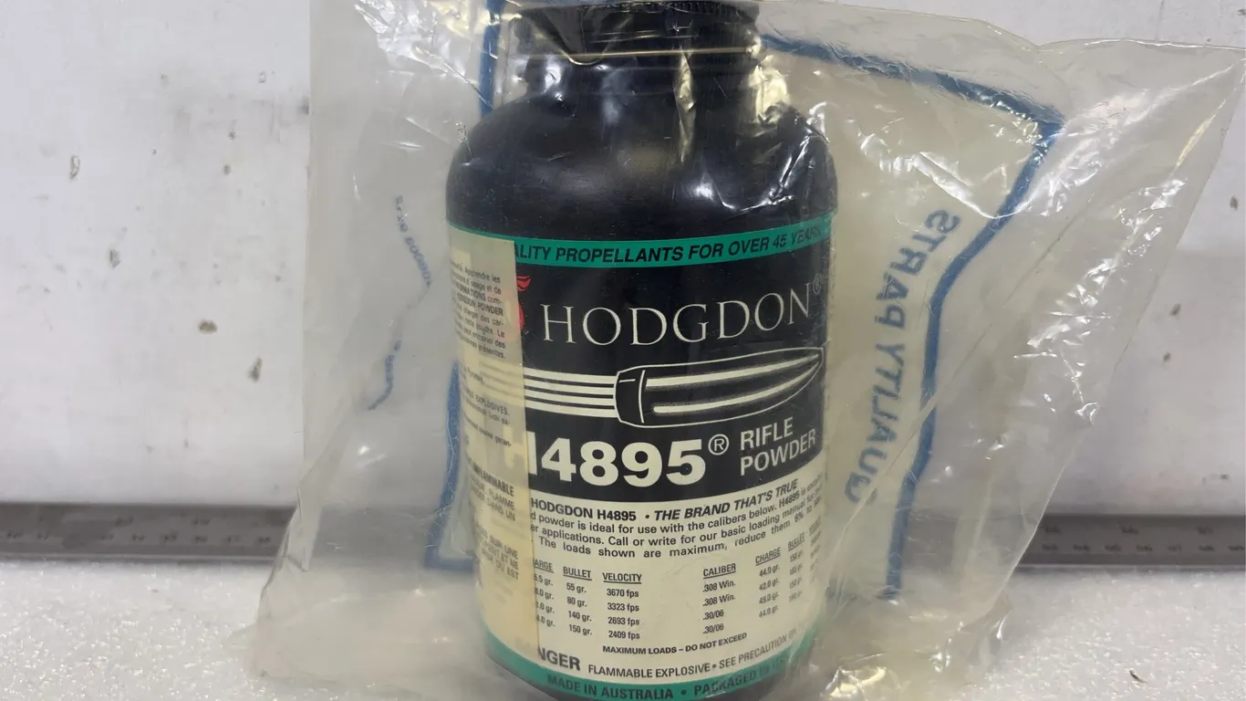 Hodgdon H4895 Rifle Powder, Approx. 7"x4" *Unreserved*