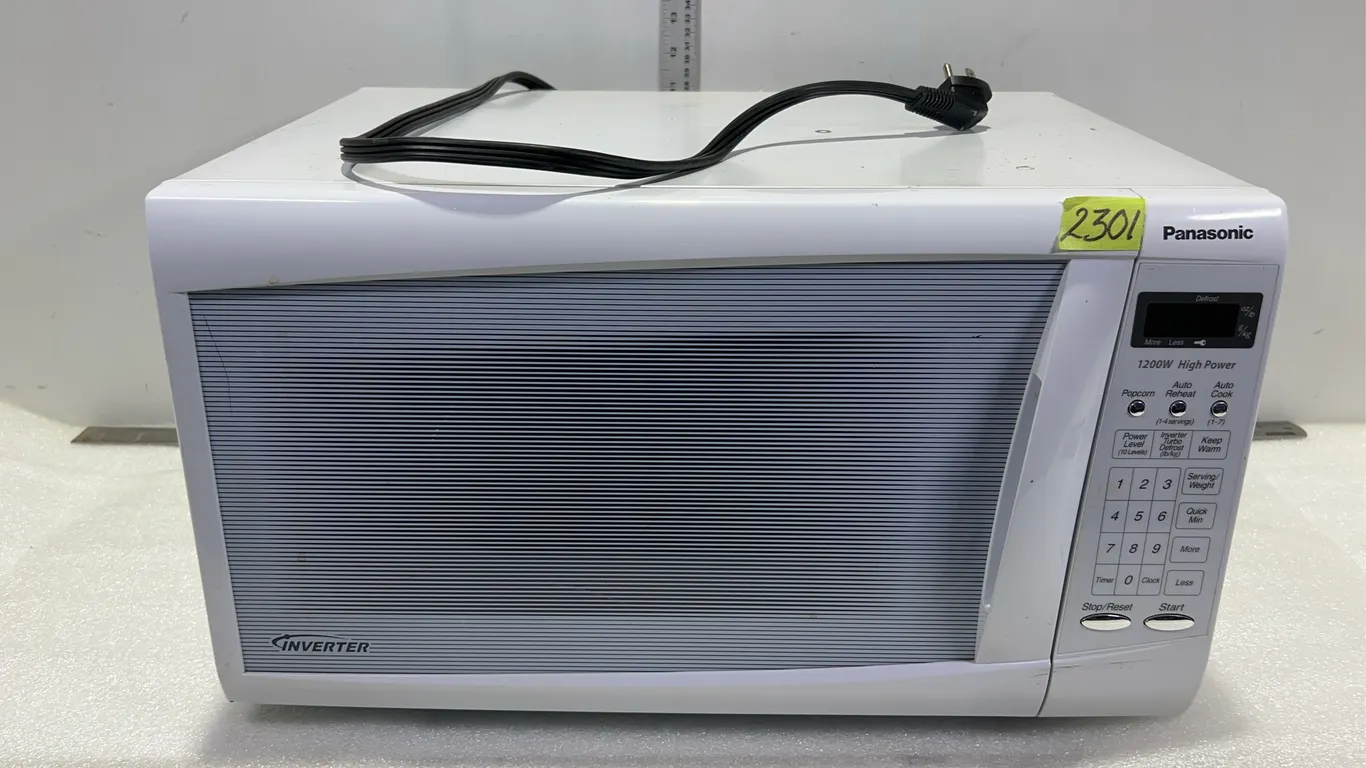 Panasonic 1200W High Power Microwave Type-S333, Approx. 20"x15"x12" *Unreserved*