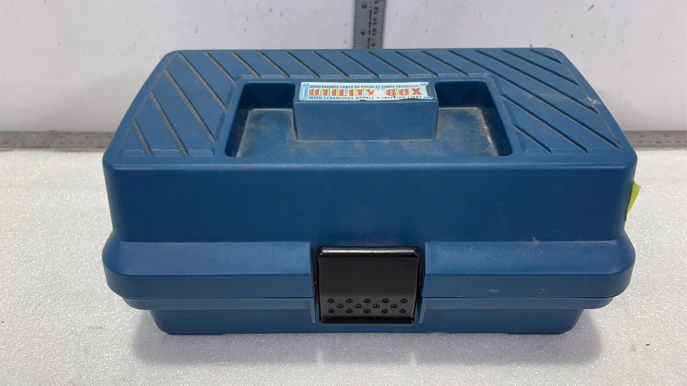 Utility Plastic Tool Box, Approx. 12"x8"x6" *Unreserved*
