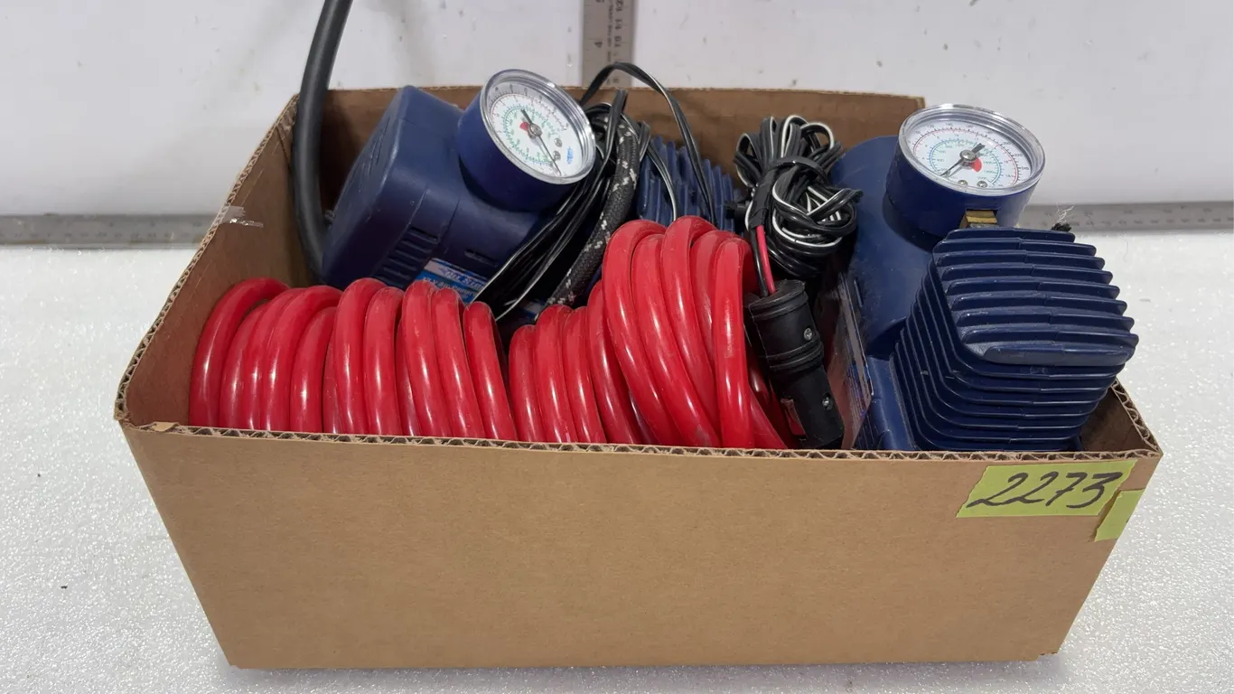 Box w/ Air Compressor and Hoses, Approx. 5 Items *Unreserved*