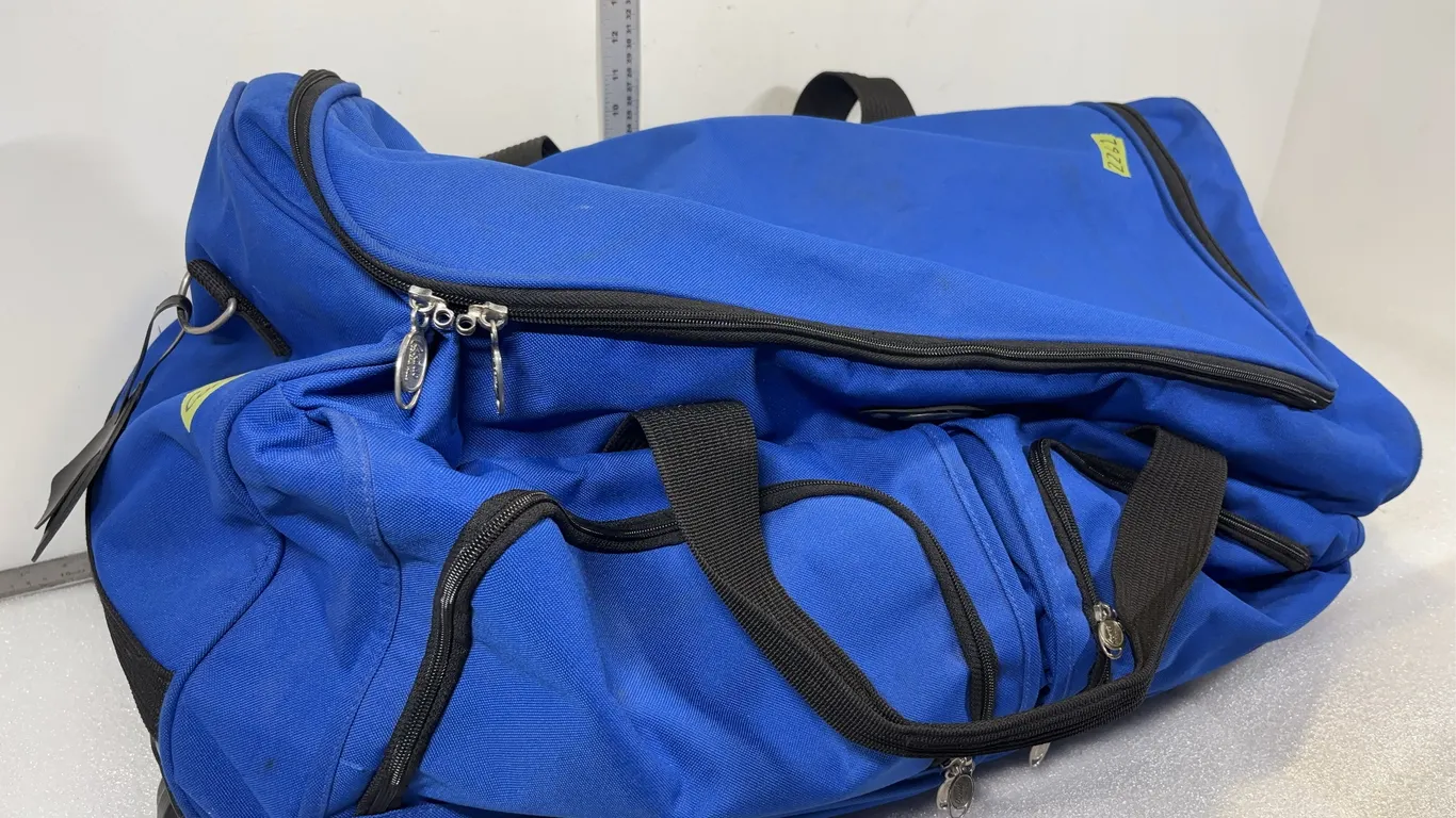 Ricanda Beverly Hills Travel Bag w/ Athletic Works Bag Inside, Approx. 4 Items *Unreserved*