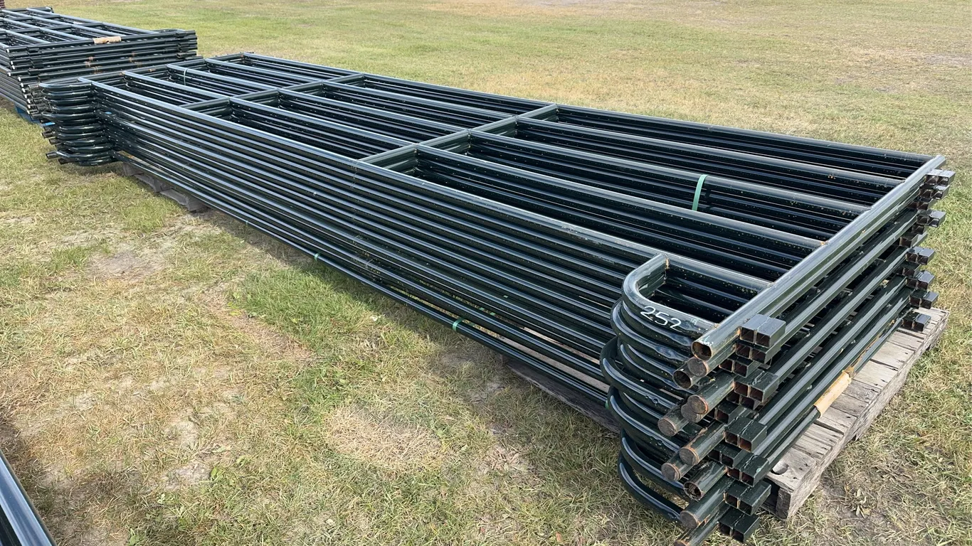 12 - 6 Bar Livestock Panel, 1 5/8" tubing, 16' L x 5' H, (12 x Bid Price) *Unreserved*