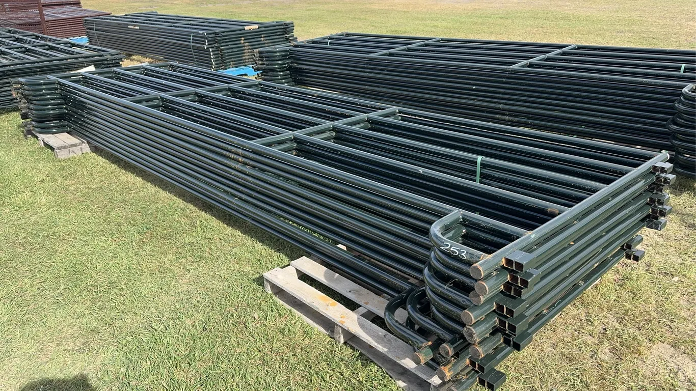 11 - 6 Bar Livestock Panel, 1 5/8" tubing, 16' L x 5' H, (11 x Bid Price) *Unreserved*
