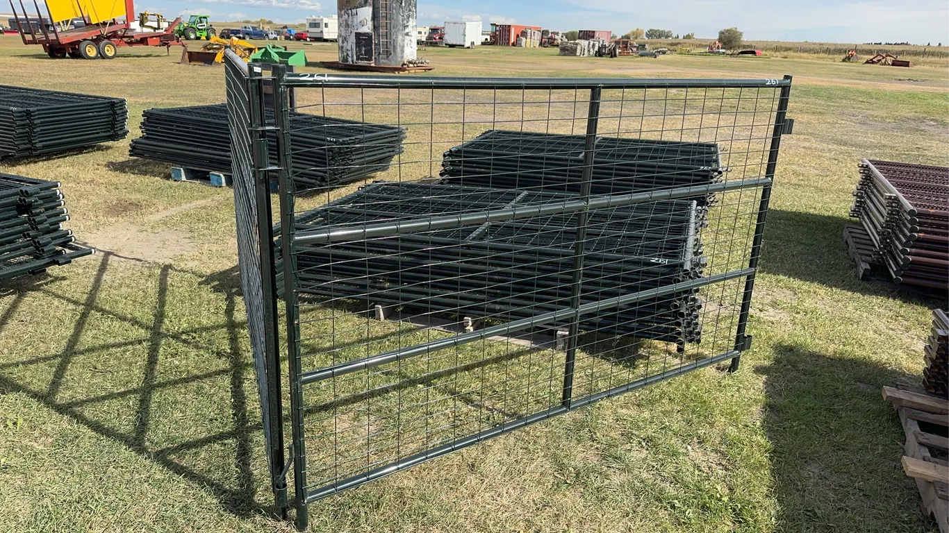 12 - Super Duty Magnum Mesh Sheep Panels, 1 1/4'' Tubing, Approx. 7' x 4'3'' ( 12 x Bid Price ) *Unreserved*