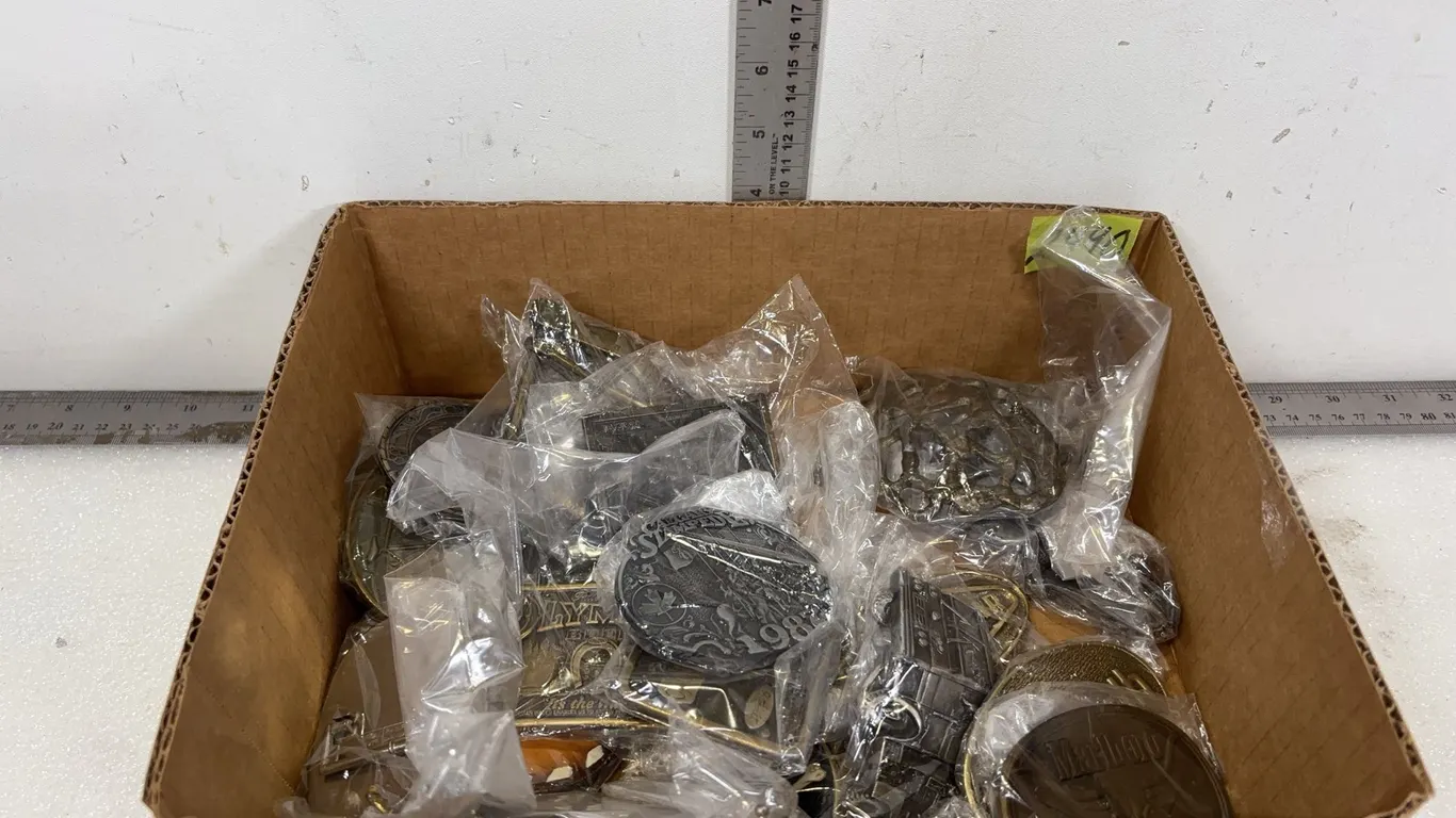 Assorted Collectible Belt Buckles, Approx. 24 pce, *Unreserved*